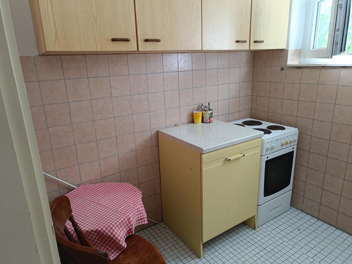 Hostel Rasema โตรกีร์ ภายนอก รูปภาพ
